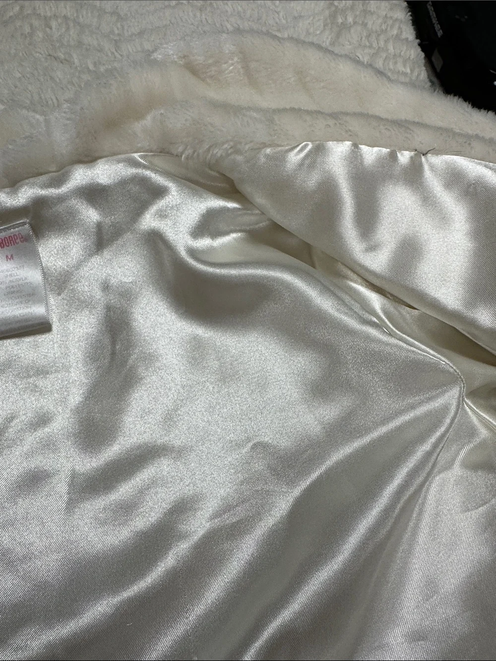 Gymboree Girl’s faux fur white cropped jacket w/ bow M